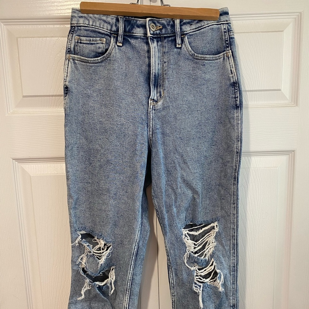 HOLLISTER Ultra High Rise Mom Jean